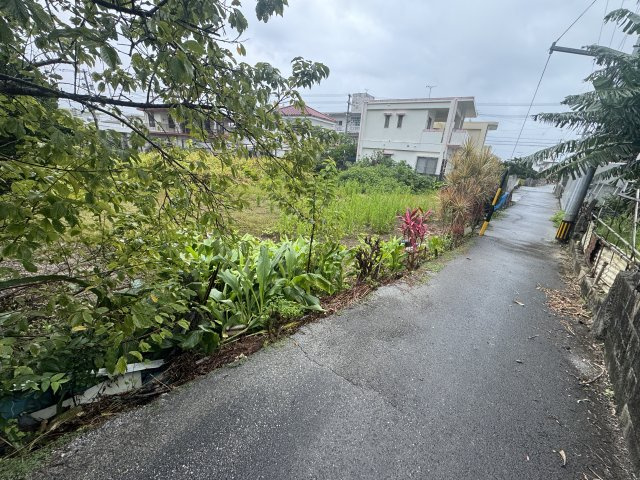 中城村当間（限定1区画）の前面道路含む現地写真|南側公道面♪