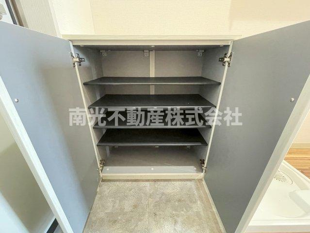 東大阪市衣摺３丁目のアパートの収納