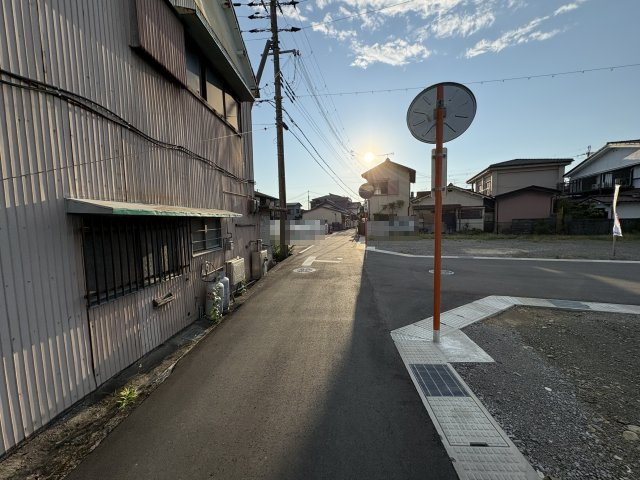 ライフフィールド大町の前面道路含む現地写真