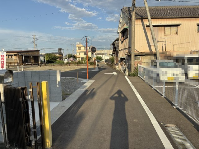 ライフフィールド大町の前面道路含む現地写真