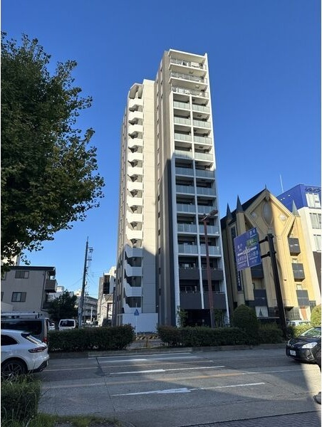 プレサンスロジェ千種内山の外観