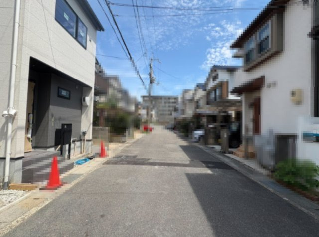 長岡京市馬場見場走りの前面道路含む現地写真|前道は広々約6.0ｍ！
南北にある2方道路。