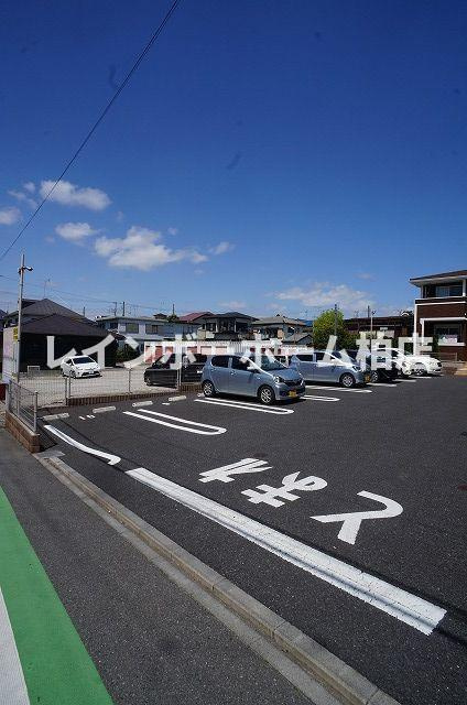 【仲介手数料：50％OFF】対象物件！の駐車場|駐車場があるので、車を買う予定の方も安心です