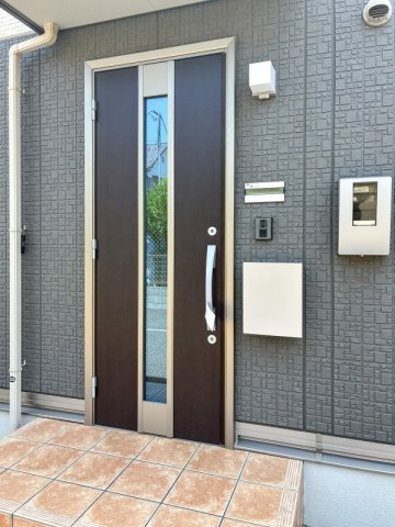 ソレイユ湘南Ｂの玄関|収納もある玄関です