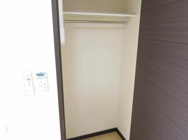 レオネクストパレス湘南菱沼Ⅰの内装|明るい色調の室内です