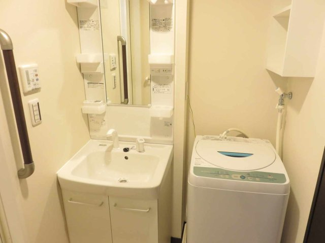 レオネクストパレス湘南菱沼Ⅰの内装|独立洗面台