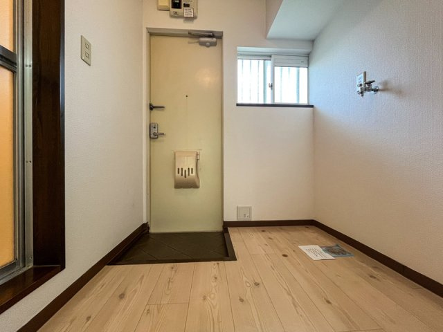 ハイツつるみねの玄関|落ち着いた玄関です