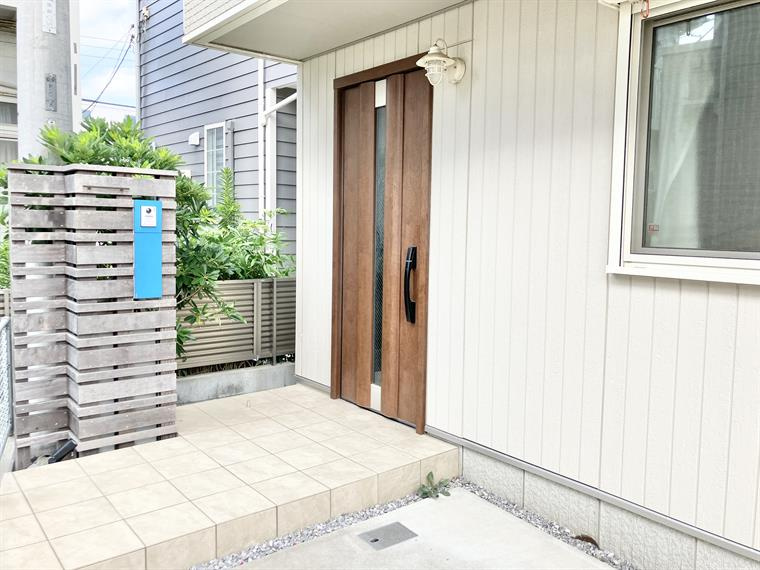 東海岸南戸建のエントランス|建物の内部です