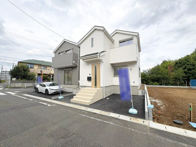 【外観】 | 東久留米市前沢4丁目　新築一戸建住宅　全3棟　(保谷店) | 第一種低層住居専用地域につき住環境の良さが魅力の住まいです。