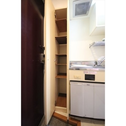 Ecol Resort 茅ヶ崎Bの内装|明るい色調の室内です