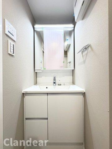 ナイスアーバン五反野の独立洗面台|ドキドキの新生活も、安心してスタート。ぴったりの住まいを見つけませんか？クランディアが一緒に住まい選びをサポートします‼　まずは、お気軽にお問合せください　＃クランディア