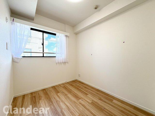 ナイスアーバン五反野の洋室|ドキドキの新生活も、安心してスタート。ぴったりの住まいを見つけませんか？クランディアが一緒に住まい選びをサポートします‼　まずは、お気軽にお問合せください　＃クランディア