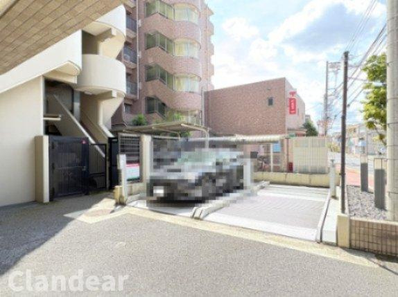 ナイスアーバン五反野の駐車場|ドキドキの新生活も、安心してスタート。ぴったりの住まいを見つけませんか？クランディアが一緒に住まい選びをサポートします‼　まずは、お気軽にお問合せください　＃クランディア