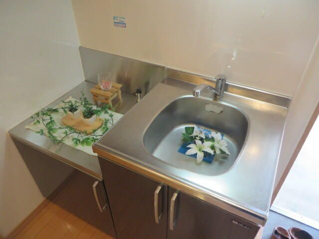 クレフラスト松戸吉井町Ａのキッチン