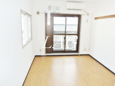 【居間・リビング】 | グレイスメゾンセンチュリー | 洋室のお部屋です。