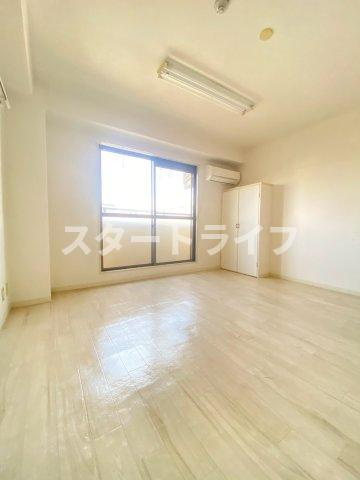大阪市東淀川区淡路４丁目の賃貸マンションの居間・リビング