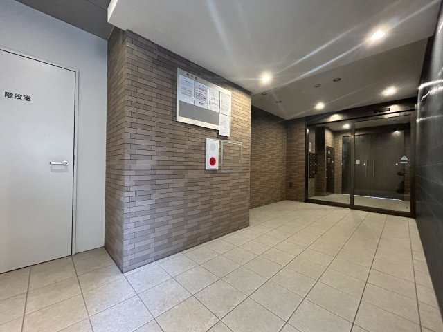 【エントランス】ファーストフィオーレ神戸元町ディモーラ