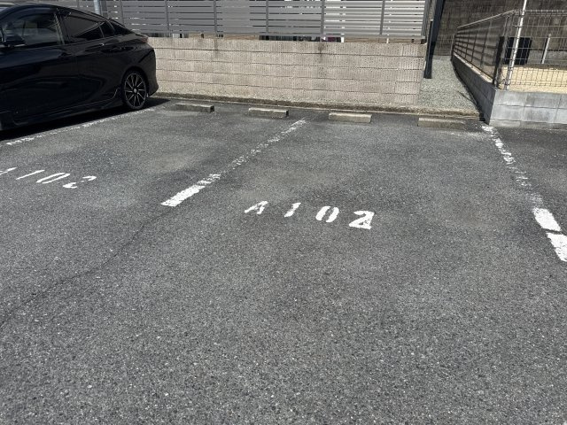 セジュール北八代　A棟の駐車場