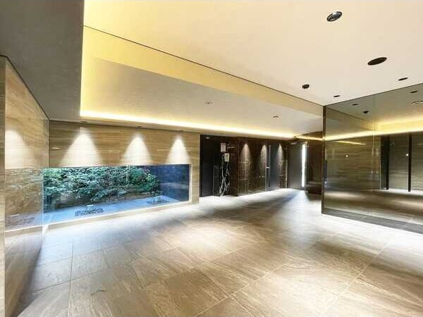 S-RESIDENCE鶴舞Ⅱのエントランス