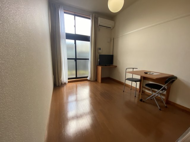 【居間・リビング】 | レオパレス外環富田林Ⅲ