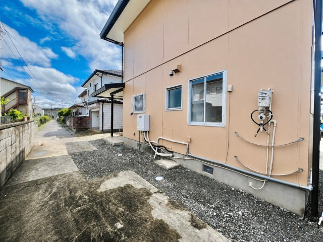 太田市新田木崎町の前面道路含む現地写真|駐車スペース２台可◎
