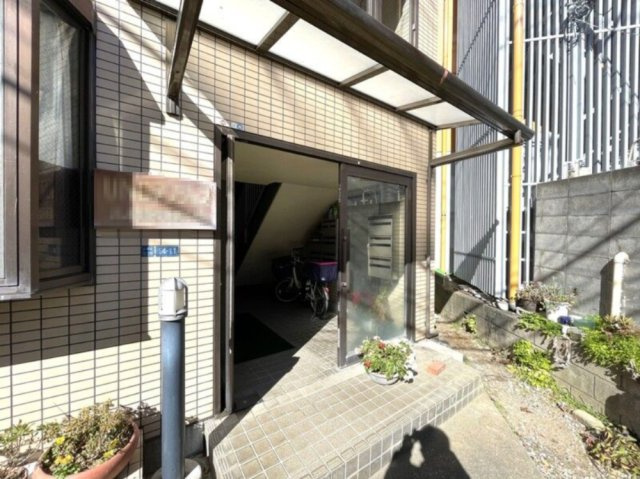 ＵＮＯマンションのエントランス