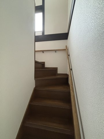 中２丁目貸家のその他|階段
