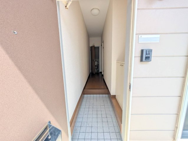 テラスハウス滝の玄関
