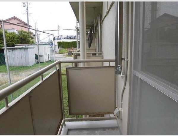 ビレッジハウス永覚新町4号棟のバルコニー