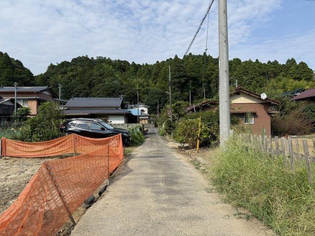 【八鶴湖隣接】東金市東金新築戸建の前面道路含む現地写真