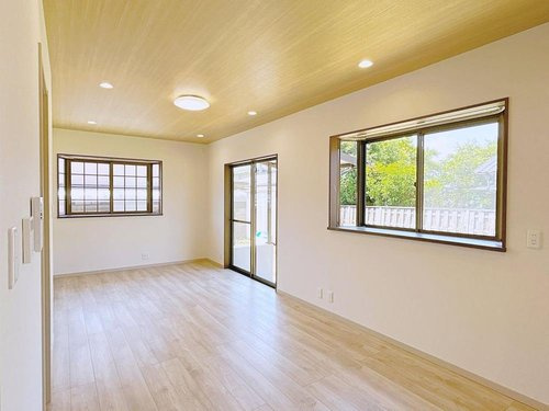 草江リフォーム済み戸建の居間・リビング