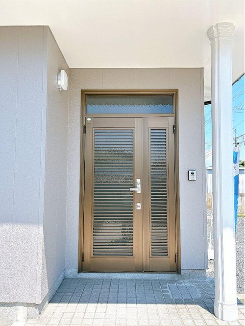 草江リフォーム済み戸建の玄関