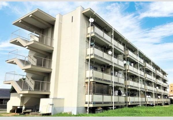 ビレッジハウス永覚新町3号棟の外観