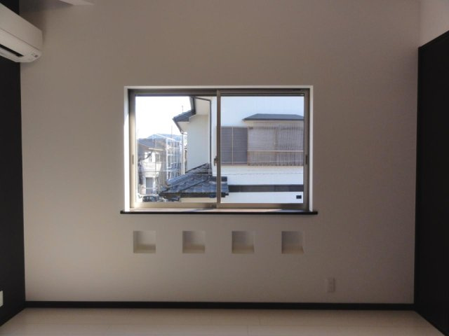 【洋室】 | 中古一戸建　高知市一宮西町１丁目 | 2階北洋室　東面