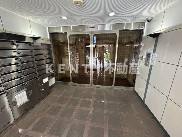 【エントランス】 | ベルサイユ池上第３ | ゆとりのあるエントランスです