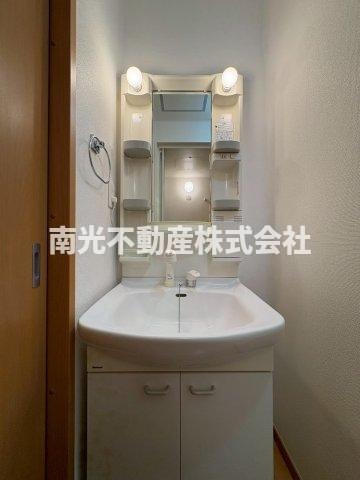 メゾンドゥ長瀬Ⅱの独立洗面台