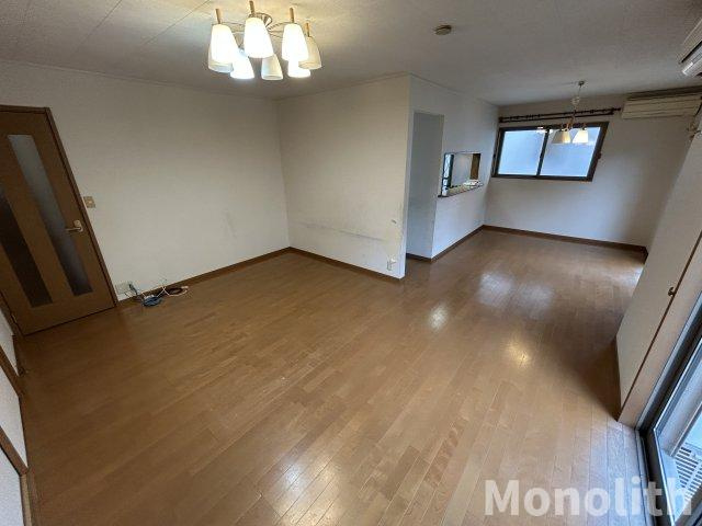 青葉台３丁目戸建の居間・リビング