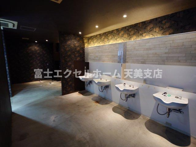 長曽根町貸店舗のロビー