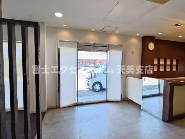長曽根町貸店舗のロビー