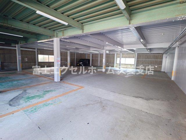長曽根町貸店舗の駐車場