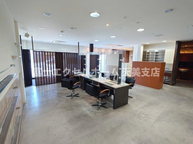 長曽根町貸店舗のロビー