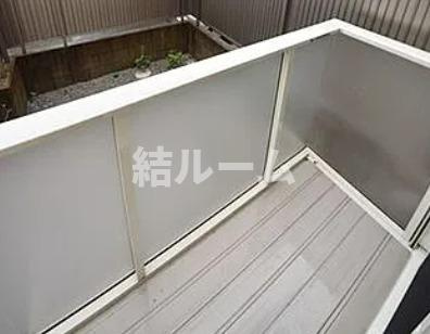 練馬区中村南２丁目のアパートのバルコニー
