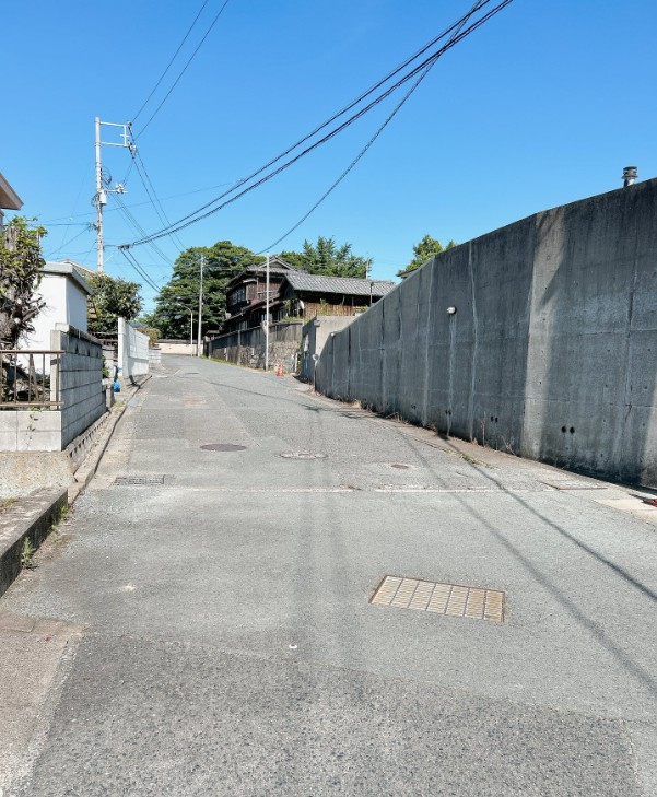岬町リフォーム中　戸建て①の前面道路含む現地写真