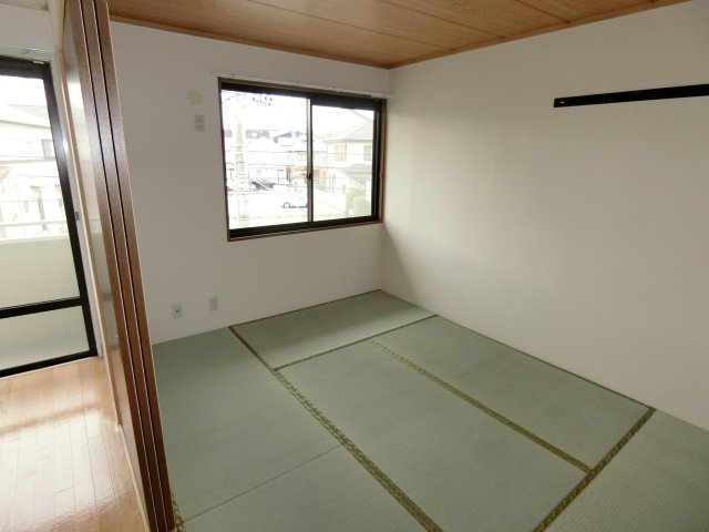 シャンピア吉久Aの和室