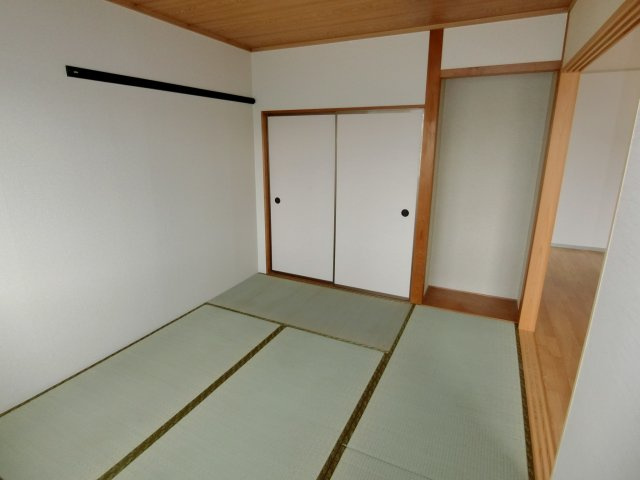 シャンピア吉久Aの和室
