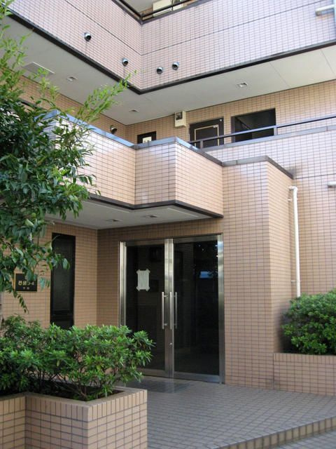 恭和コーポ平井のエントランス