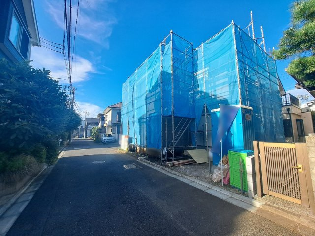 【前面道路含む現地写真】 | 西東京市谷戸町1丁目　新築一戸建住宅　全1棟（保谷店） | 小学校徒歩3分・中学校徒歩5分。教育施設が近くお子様のいるご家庭も安心！
