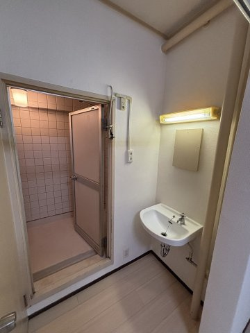 岡崎橋第二市街地住宅の洗面所