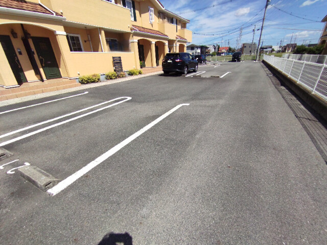 ダノンⅠの駐車場