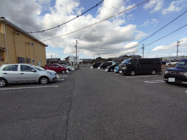 ダノンⅠの駐車場